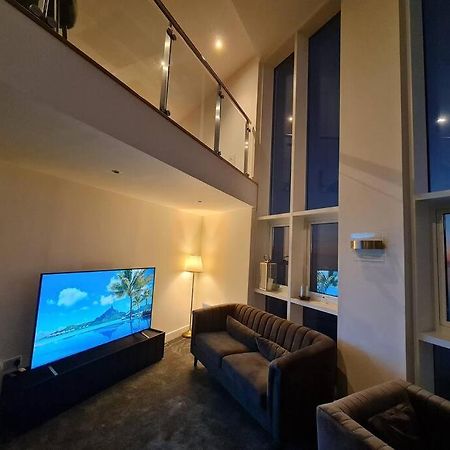 The Panoramic - The Finest Apartment In The City - By Tifa Stays Swansea Exterior photo